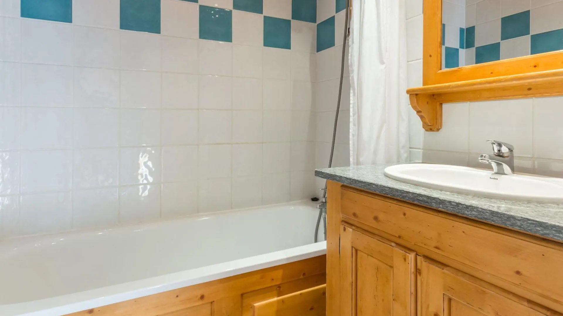 Appartement 3 Pieces - 2 Chambres - Piscine - Parking - Proche Pistes - Fr-1-181-2625 La Plagne-Tarentaise 0*,  Francja